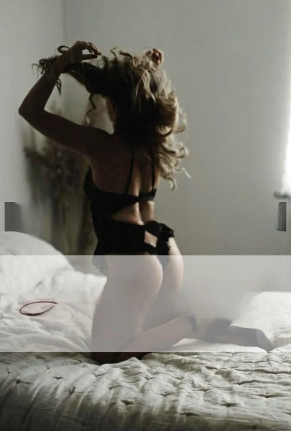 Laura escort Sheffield